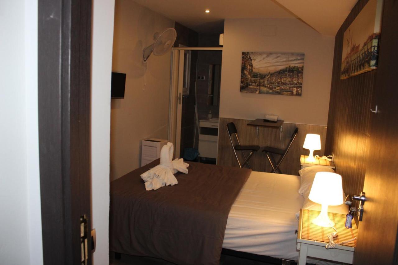 Bcn Condal Hostal バルセロナ エクステリア 写真