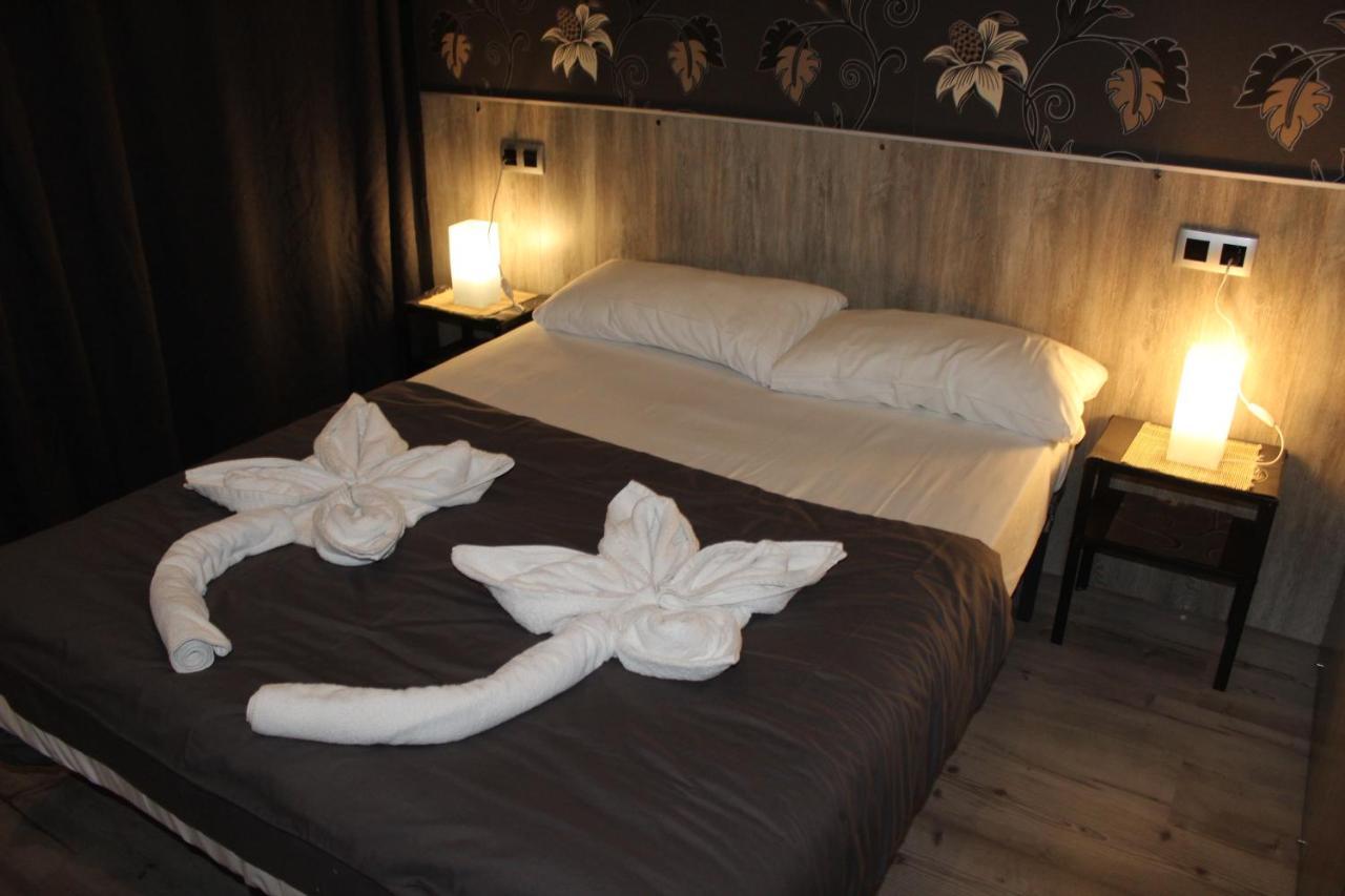 Bcn Condal Hostal バルセロナ エクステリア 写真
