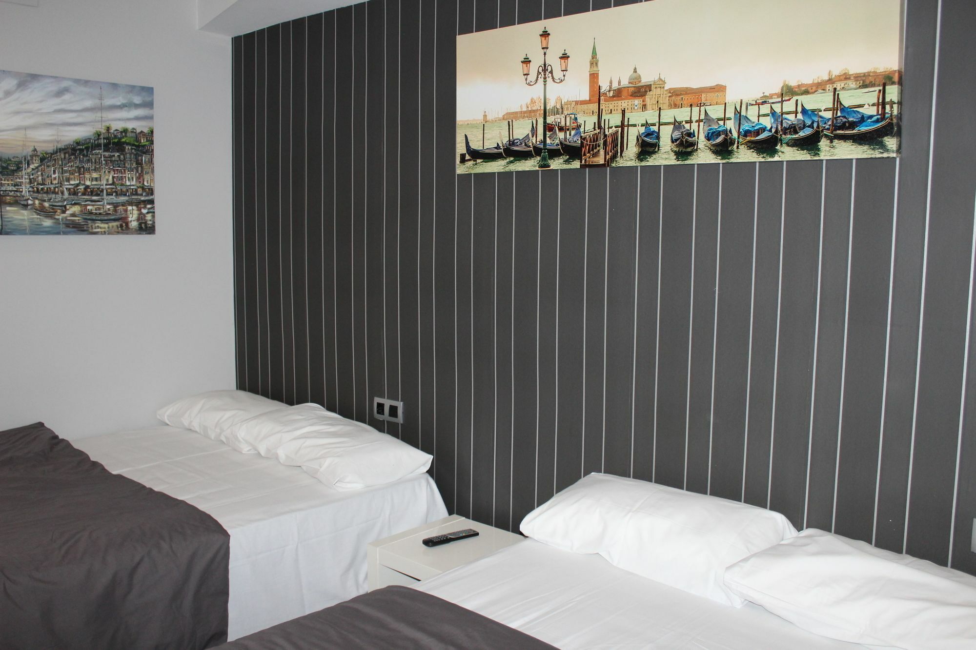 Bcn Condal Hostal バルセロナ エクステリア 写真