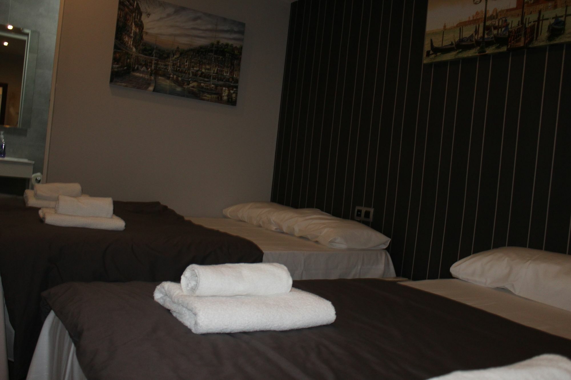 Bcn Condal Hostal バルセロナ エクステリア 写真